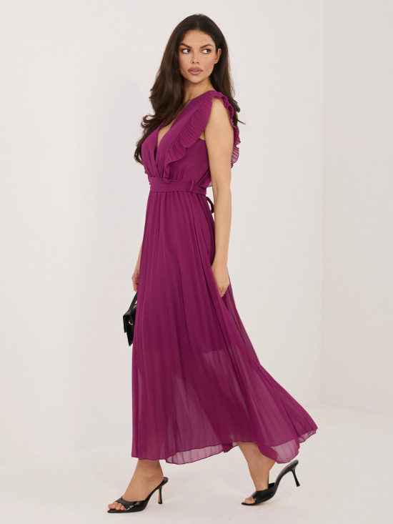Sötétlila színű bővülő midi ruha övvel