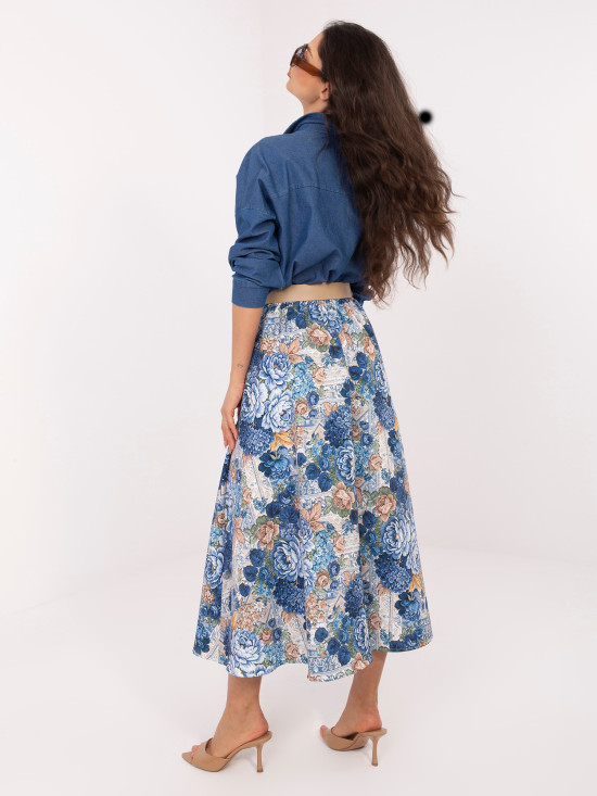 Elegáns virágmintás midi szoknya övvel - kék színű