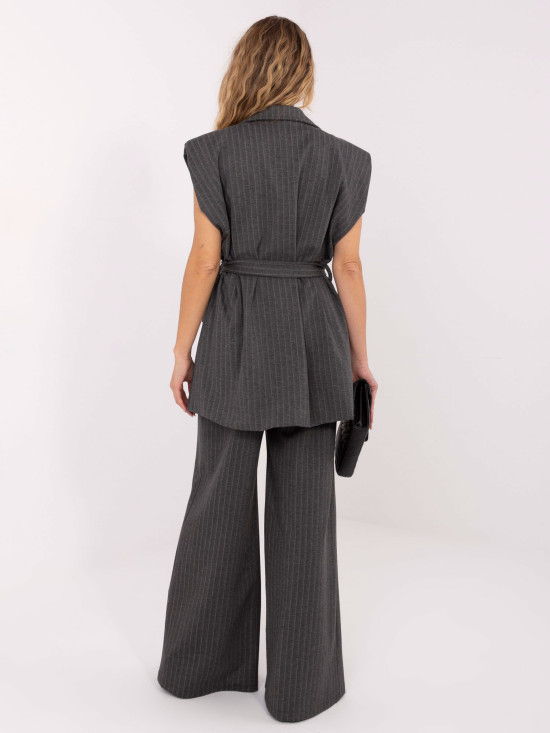 Elegáns szürke csíkos mellény övvel