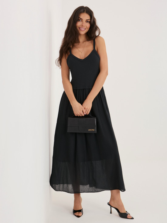 Fekete színű maxi nyári ruha vállpánttal