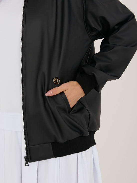 Fekete átmeneti műbőr dzseki állógallérral