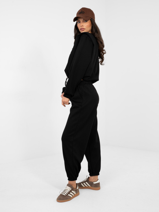 Fekete színű női szett megkötéssel és vállpárnákkal