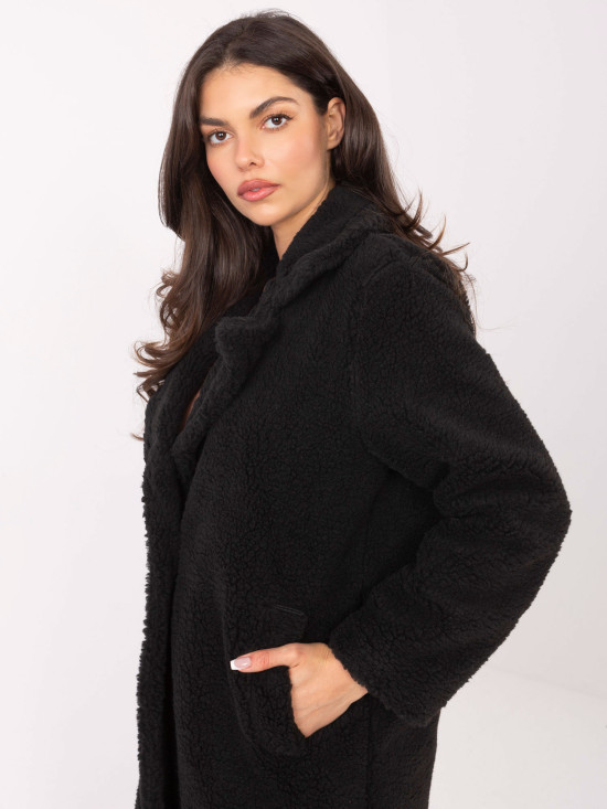 Fekete színű teddy kabát béléssel és zsebekkel