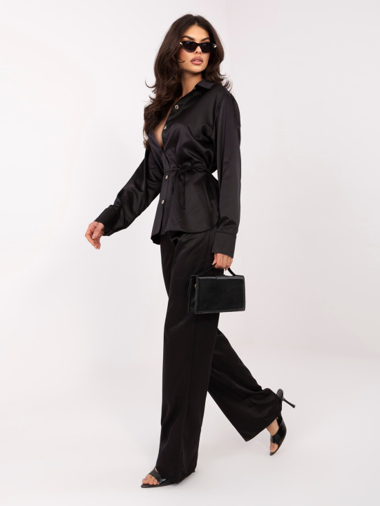 Elegáns fekete színű szett inggel és nadrággal