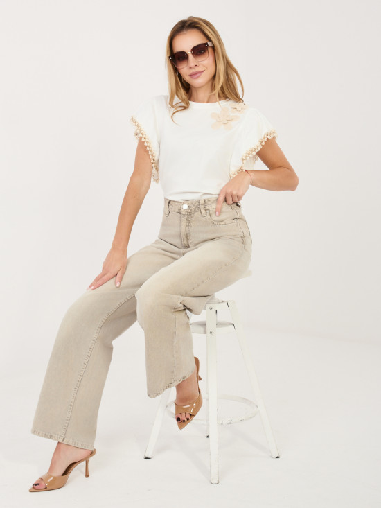 Fehér blúz applikációval