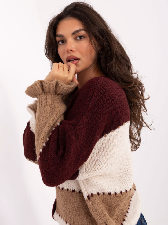 Bordó csíkos pulóver fodorral és V-nyakkivágással