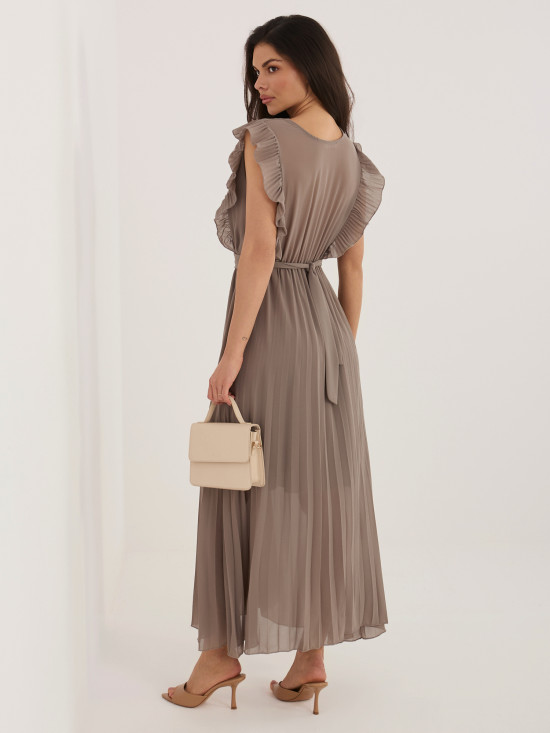 Sötétbézs színű bővülő midi ruha övvel