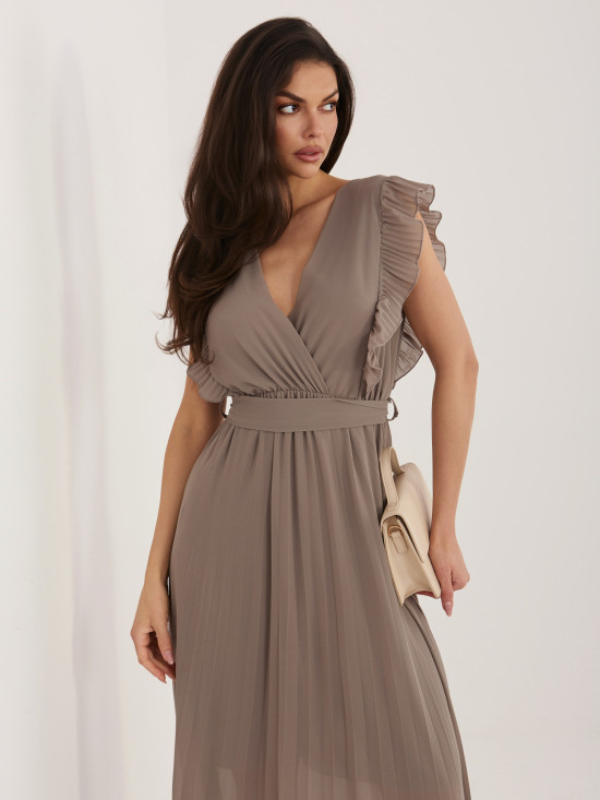 Sötétbézs színű bővülő midi ruha övvel