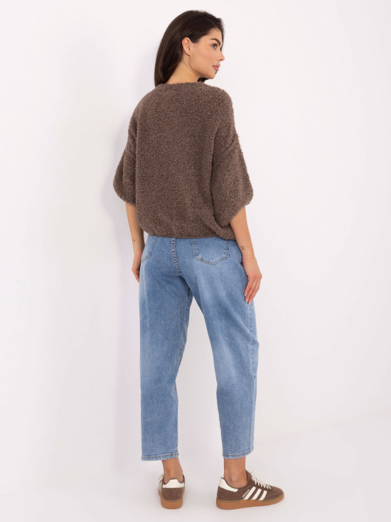 Elegáns sötétbézs színű pulóver 3/4-es ujjal és gombokkal