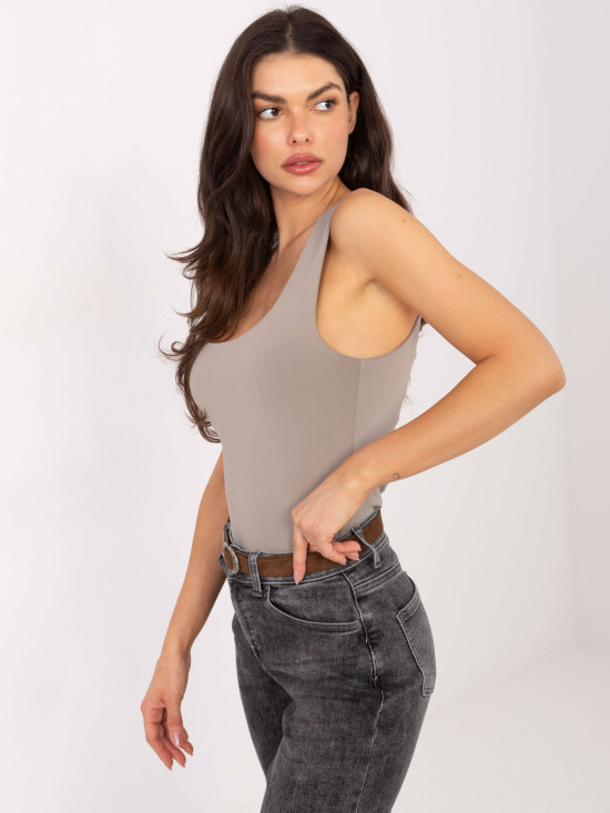 Bézs, ujjatlan, sima női top