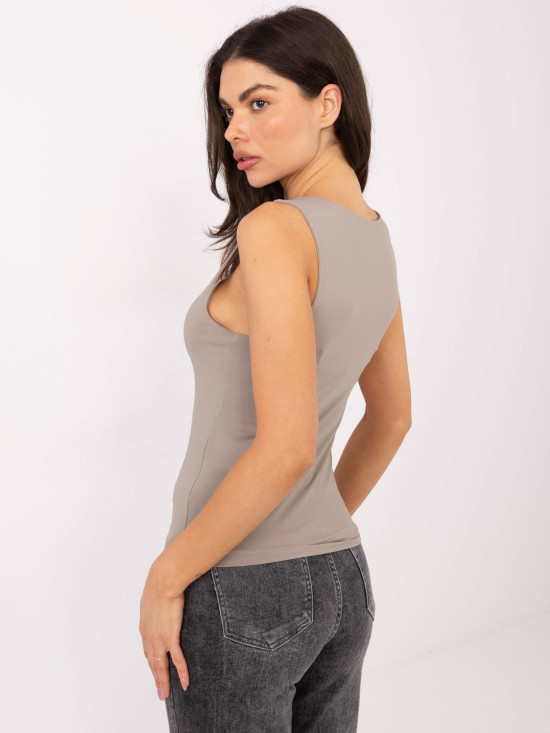 Bézs, ujjatlan, sima női top