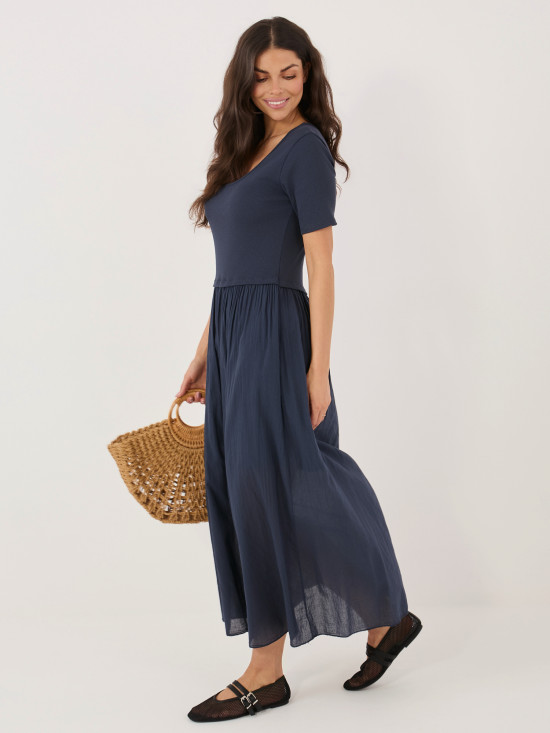 Bővülő fazonú midi ruha béléssel - sötétkék színű
