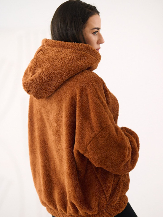 Bézs kapucnis pulóver zsebbel