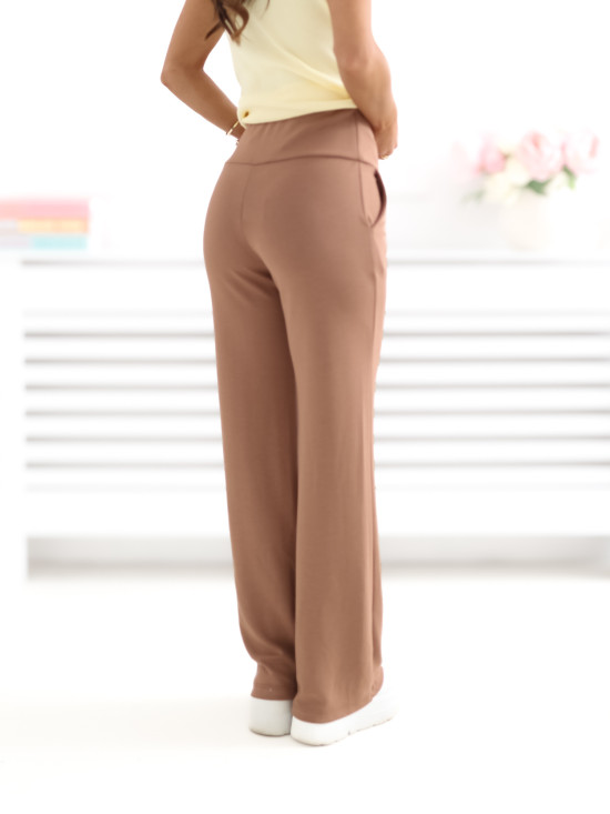 Bézs színű egyenes szárú sportnadrág