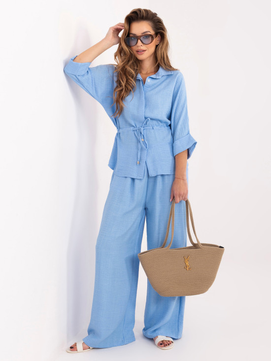 Elegáns kék színű szett inggel és bő szárú nadrággal