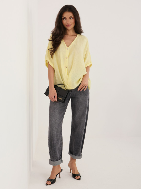 Sárga színű blúz V-nyakkivágással és rövid ujjal