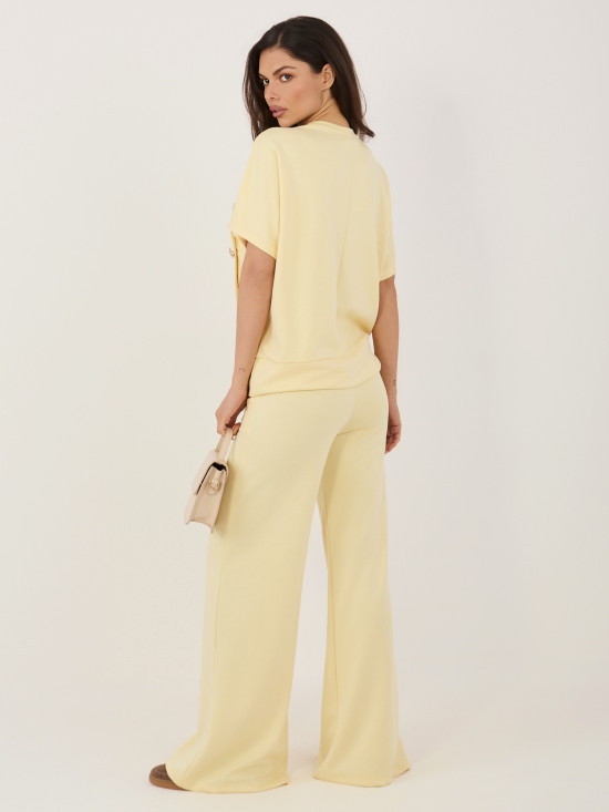 Női sárga színű szett rövid ujjakkal