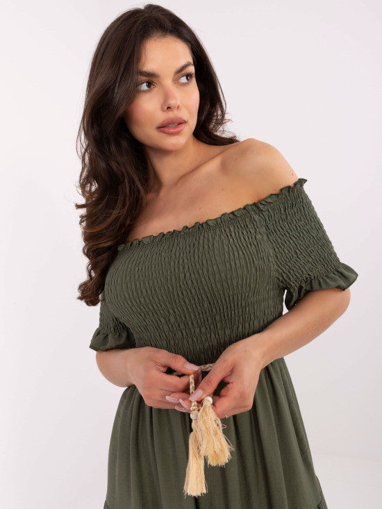 Khaki színű off-shoulder fazonú midi ruha