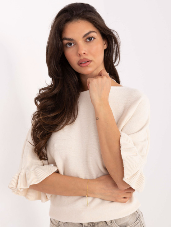 Elegáns bézs pulóver 3/4-es ujjal és fodorral