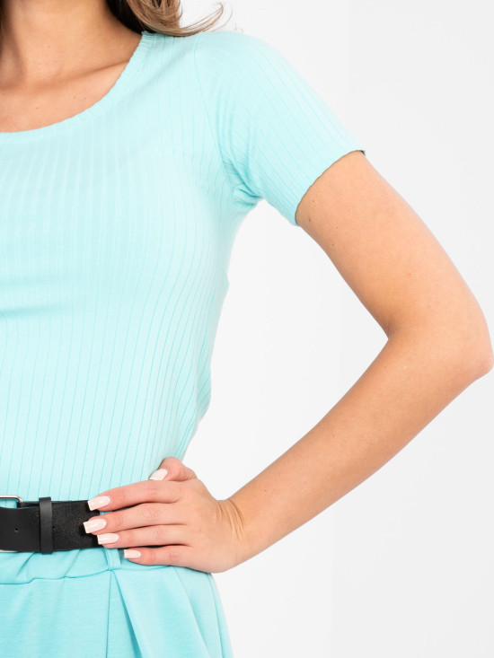 Mentszínű bordázott rövid ujjú blúz