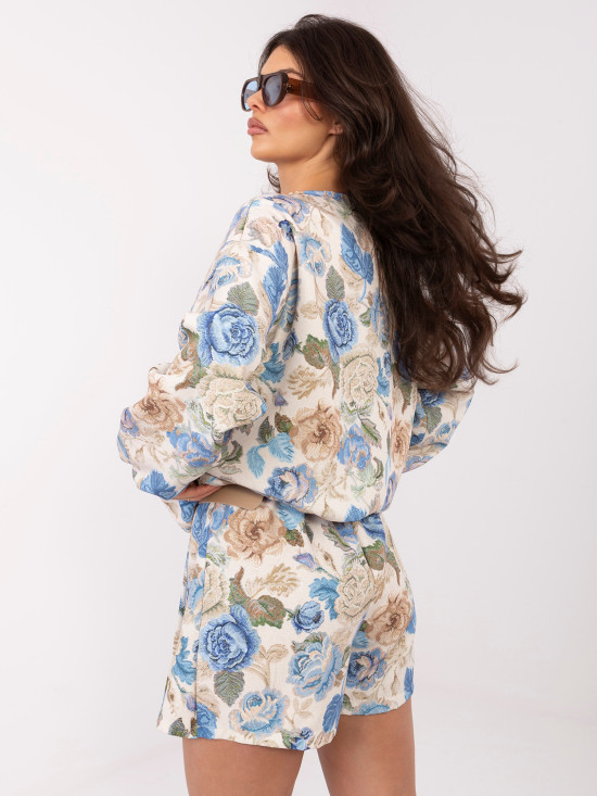 Virágmintás bő szárú rövidnadrág övvel - kék színű