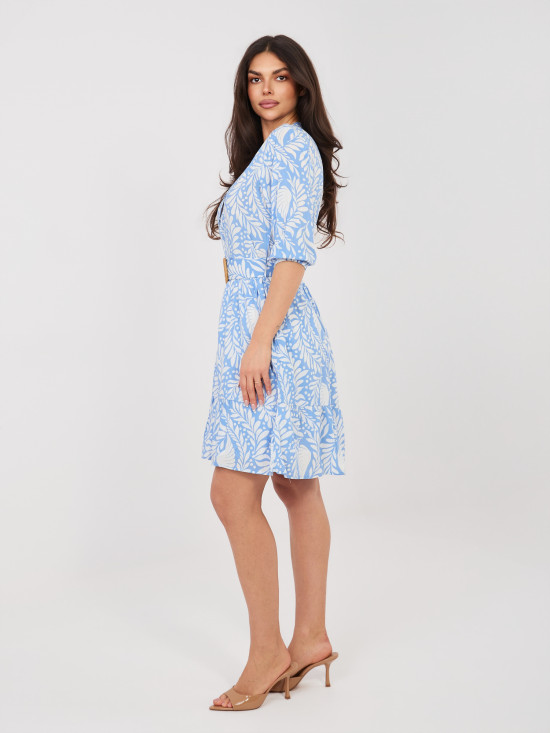 Kék színű mintás ruha övvel