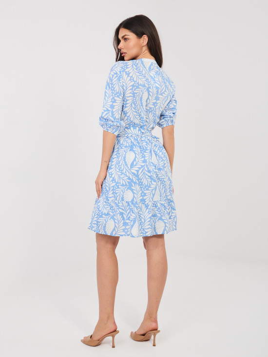 Kék színű mintás ruha övvel