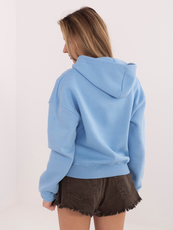 Kék színű rövid fazonú kapucnis pulóver cipzárral