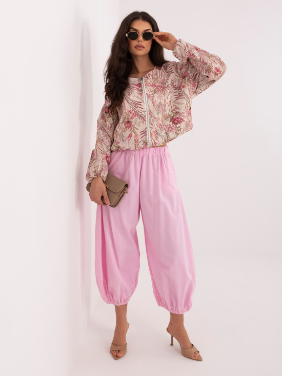 Rózsaszínű virágmintás bomberdzseki