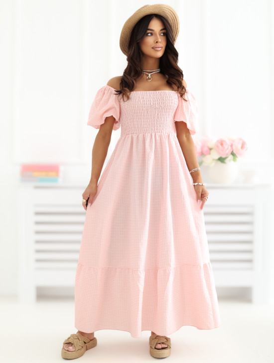 Barackszínű midi ruha fodorral és kockás mintával