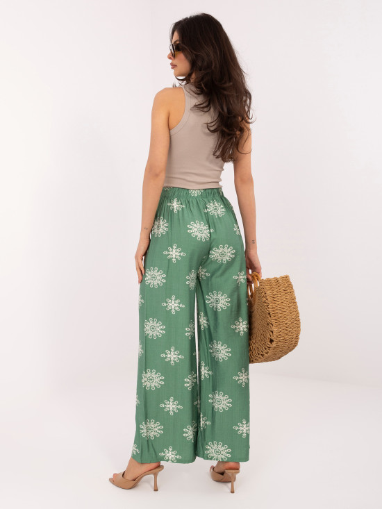 Zöld színű palazzo nadrág övvel