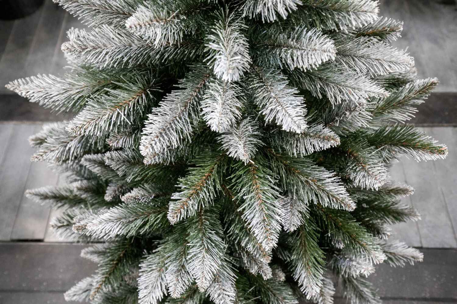 MONTANA mű lucfenyő karácsonyfa cserépben - 80 cm