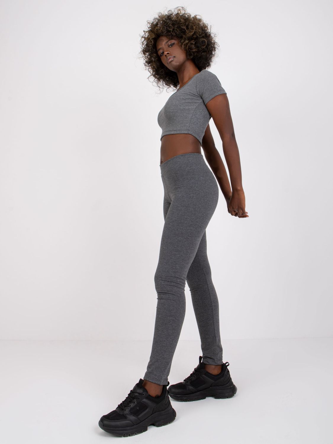 Stílusos leggings magas derékkal