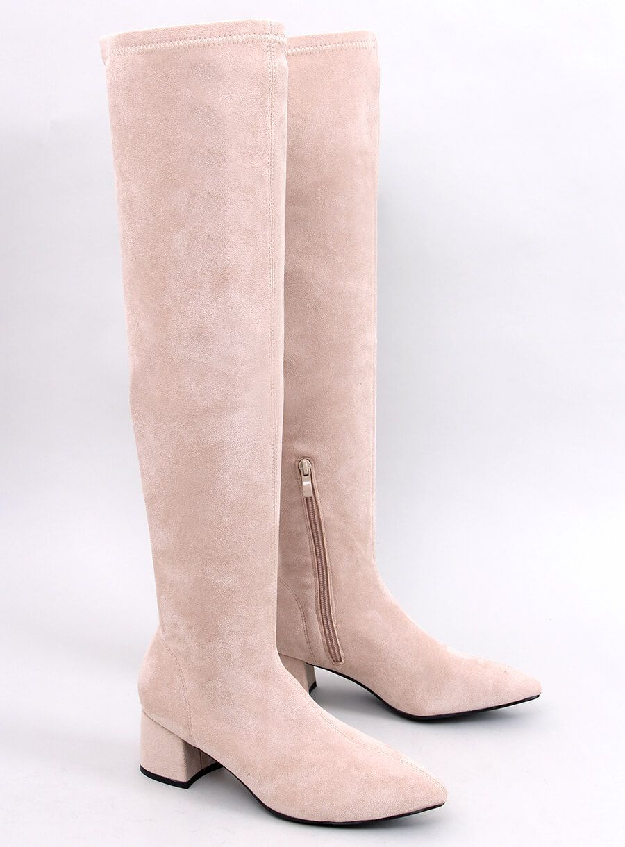 Tejfelszínű velúr combcsizma