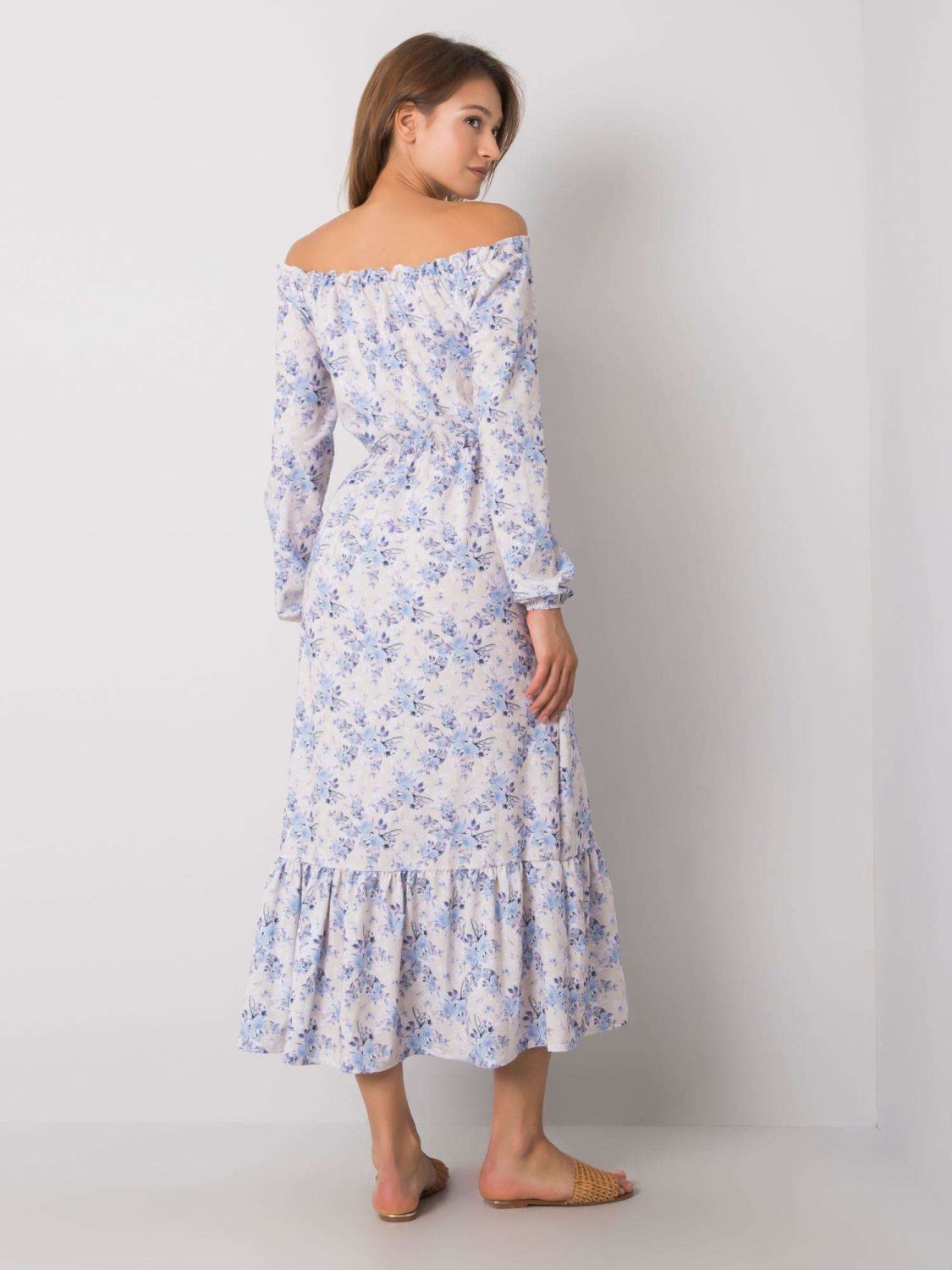 Bézs és kék színű maxi ruha off-shoulder nyakkivágással