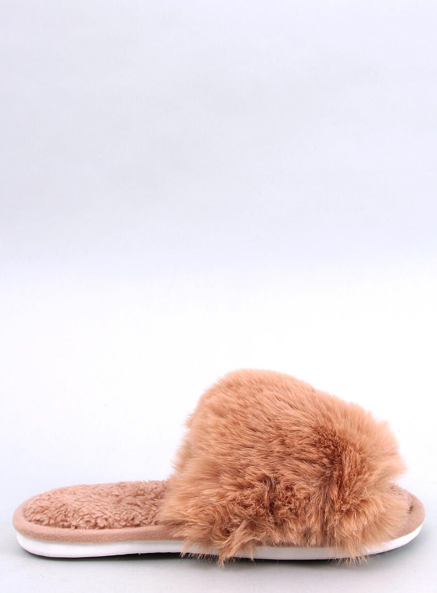 Camel barna színű prémes papucs