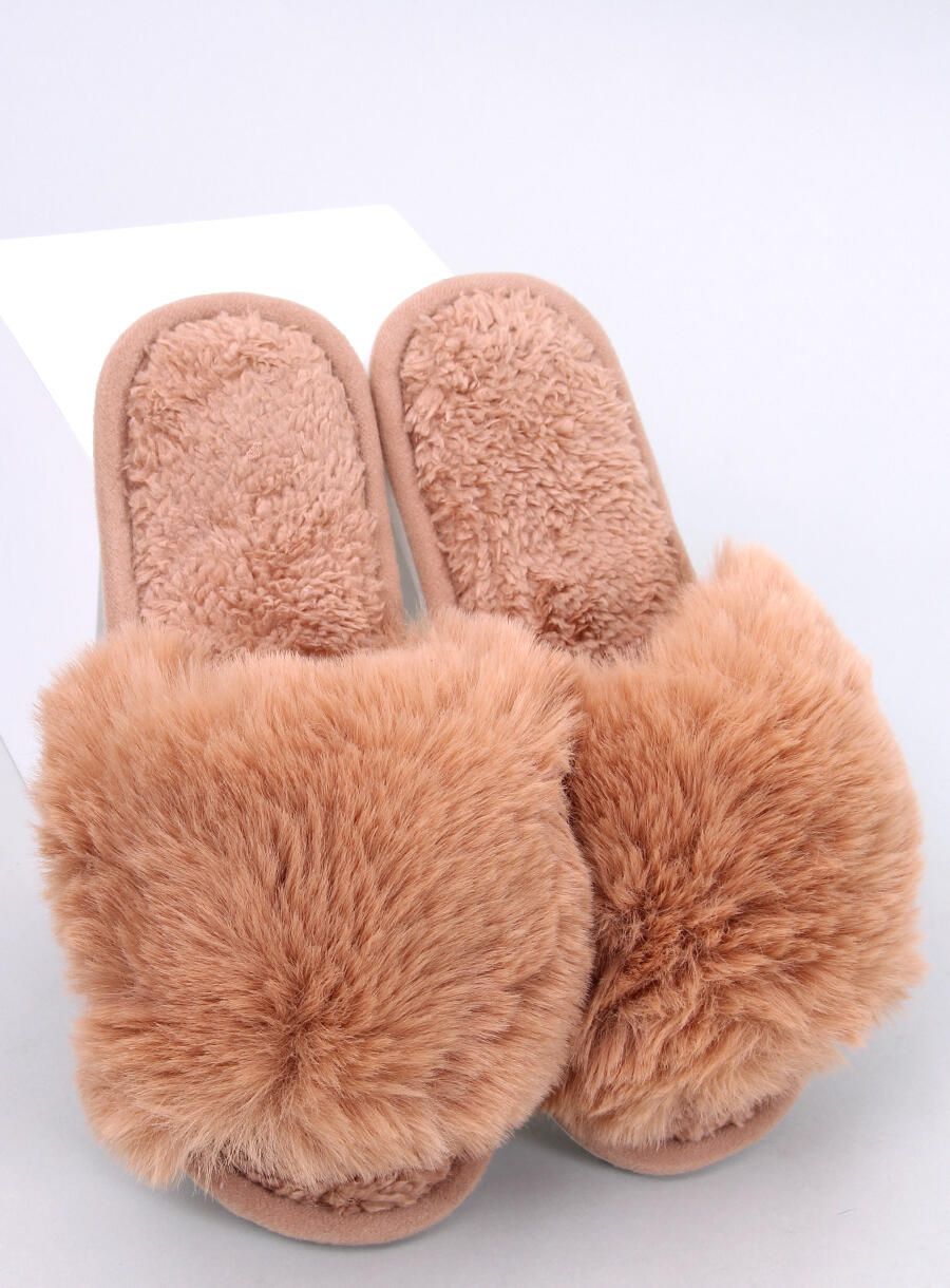 Camel barna színű prémes papucs