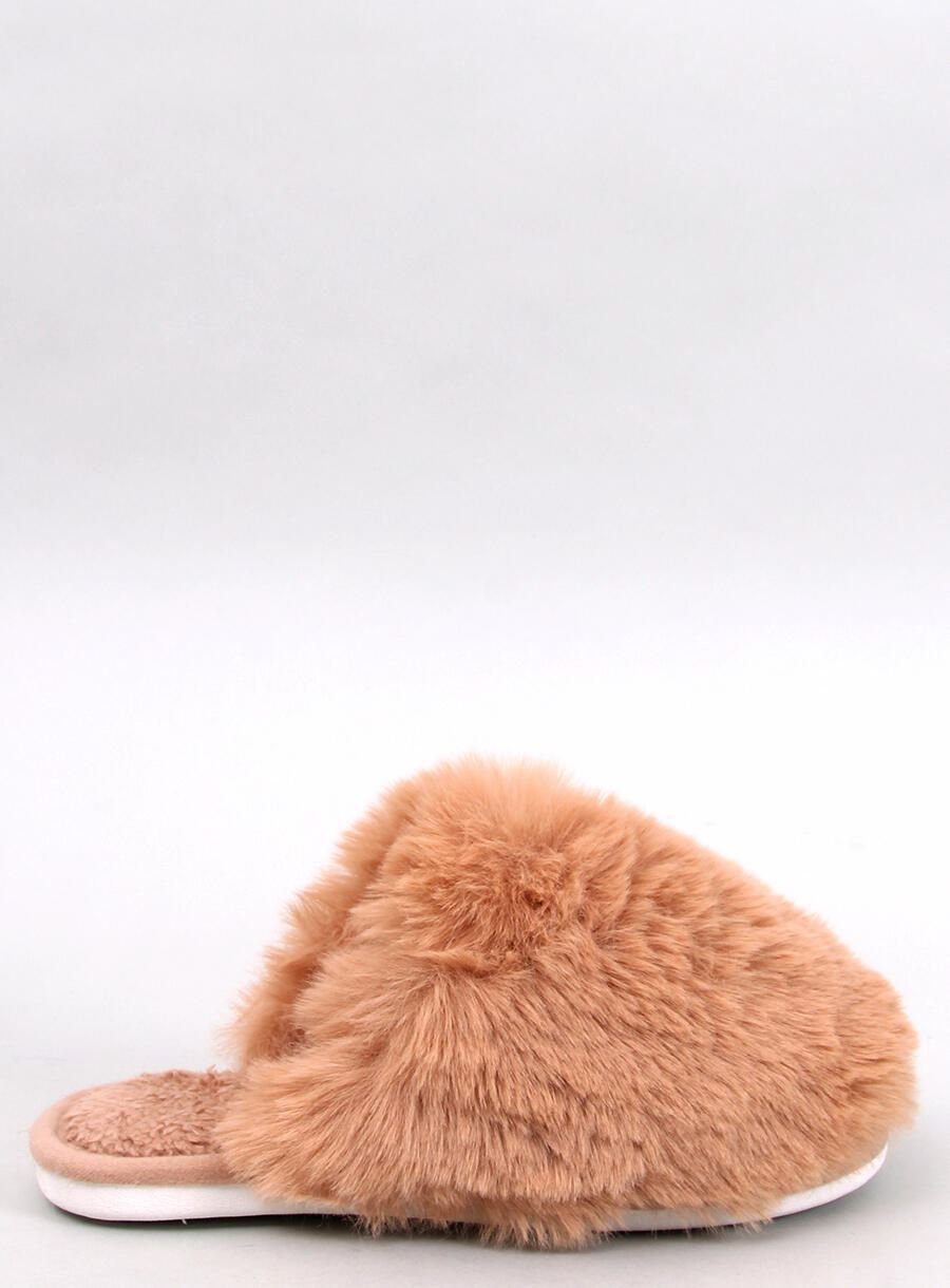 Camel színű papucs műszőrmével