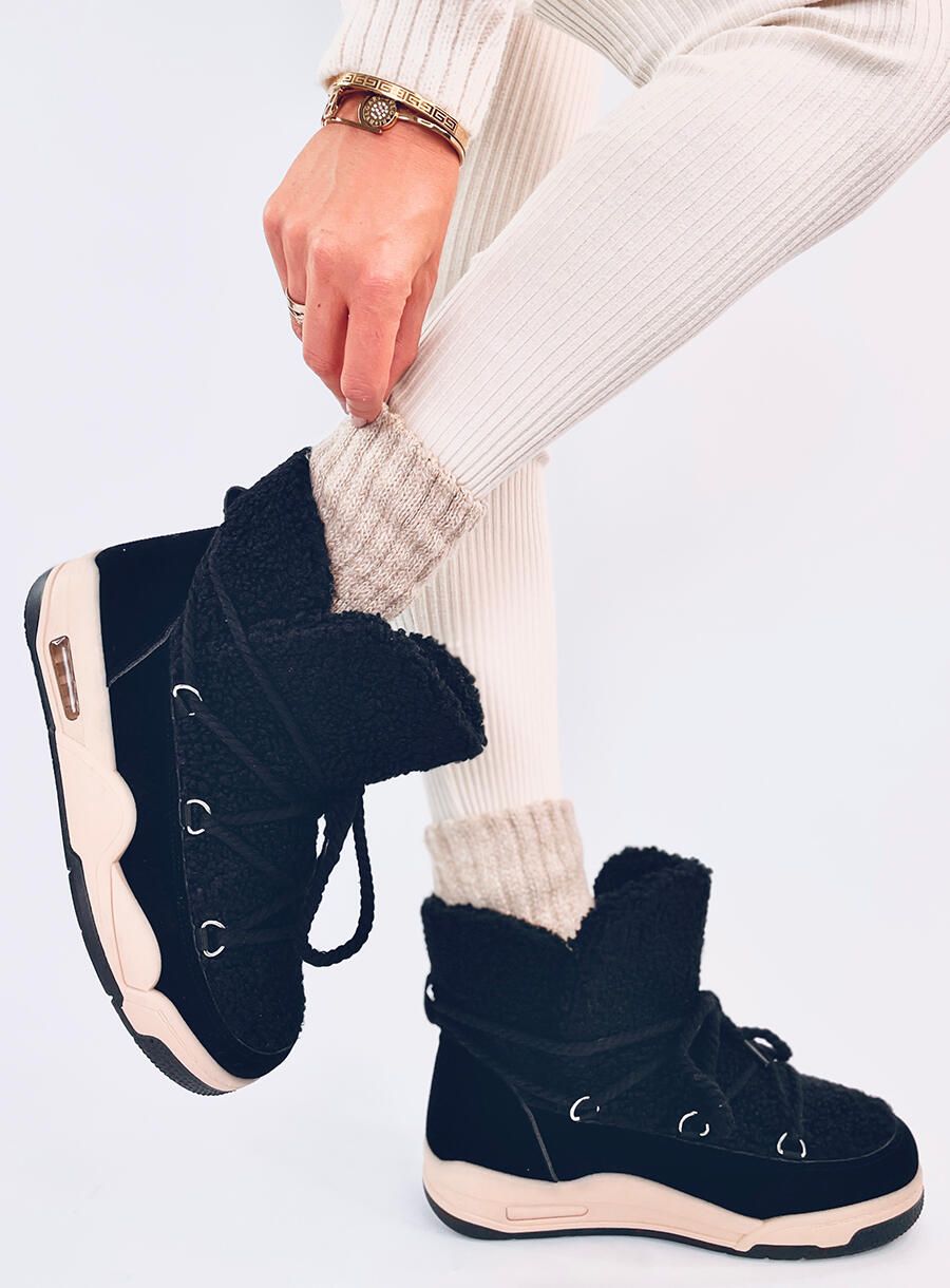 Sneakers stílusú hótaposó - fekete színű