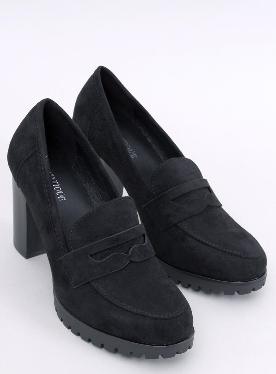 Fekete színű női magassarkú mokaszin