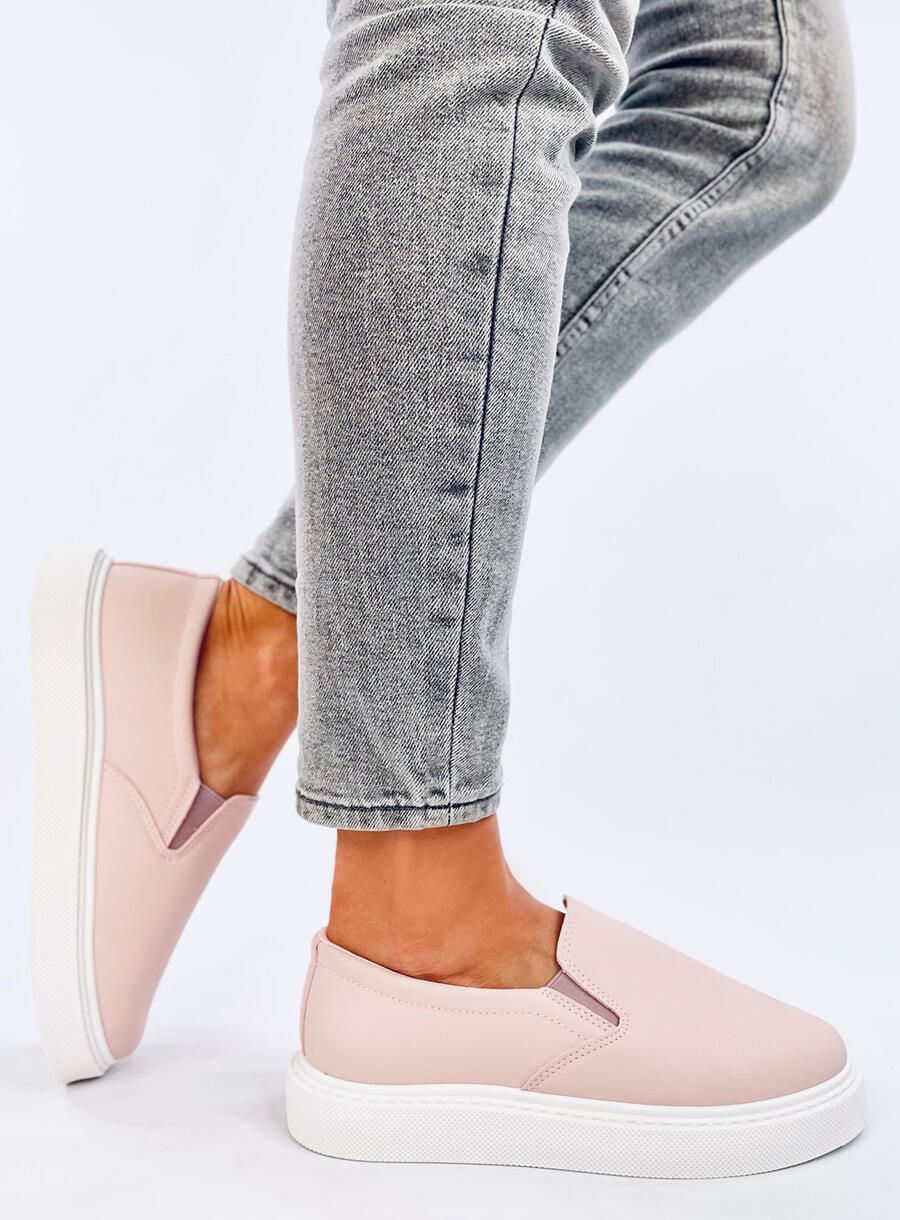 Slip-on női tornacipő - világos rózsaszínű