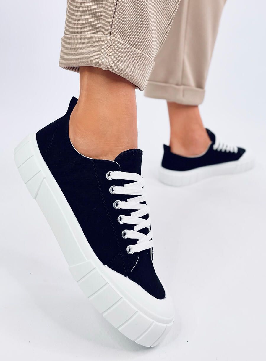 Fekete színű vászon női tornacipő