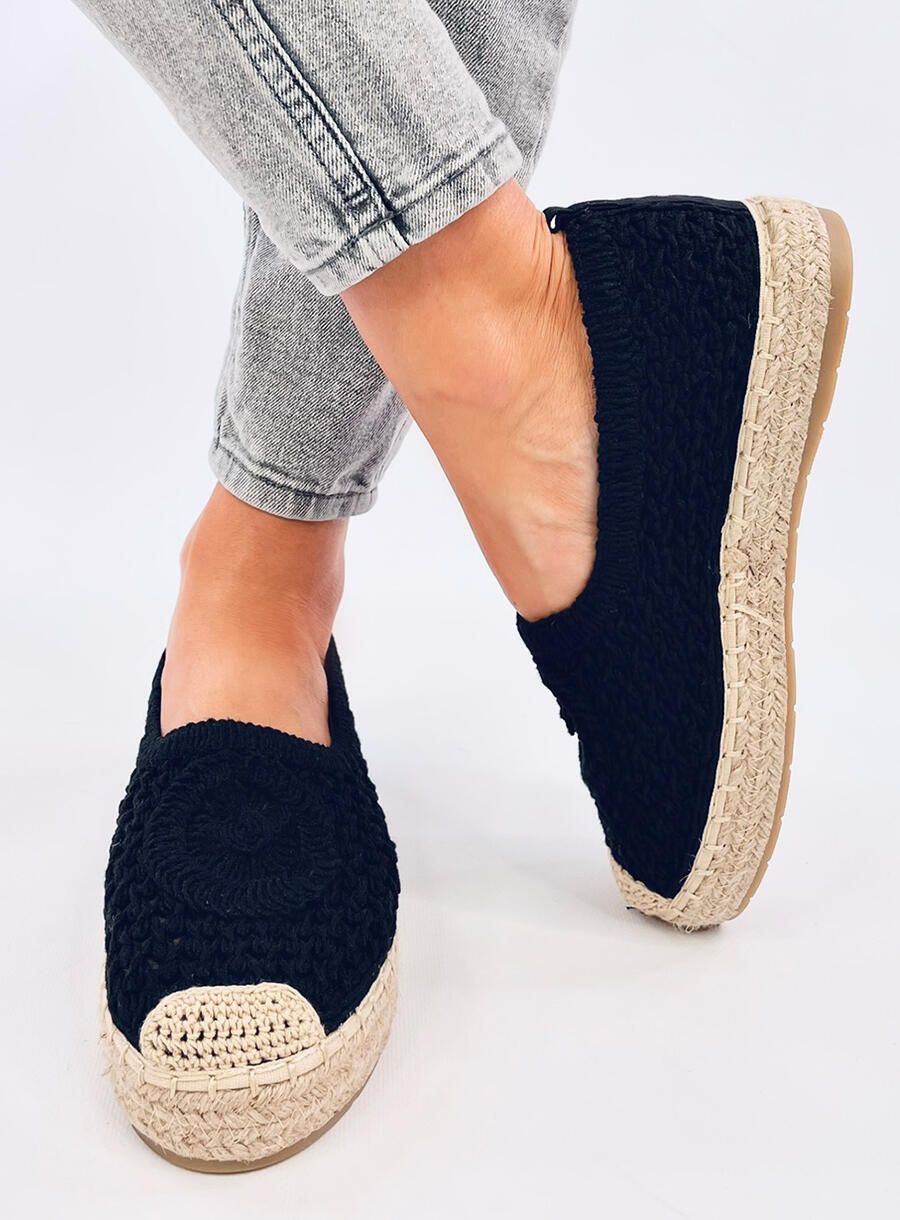 Fekete színű espadrilles cipő horgolt felsőrésszel