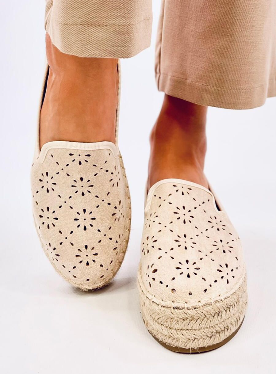 Bézs színű perforált velúr espadrilles cipő