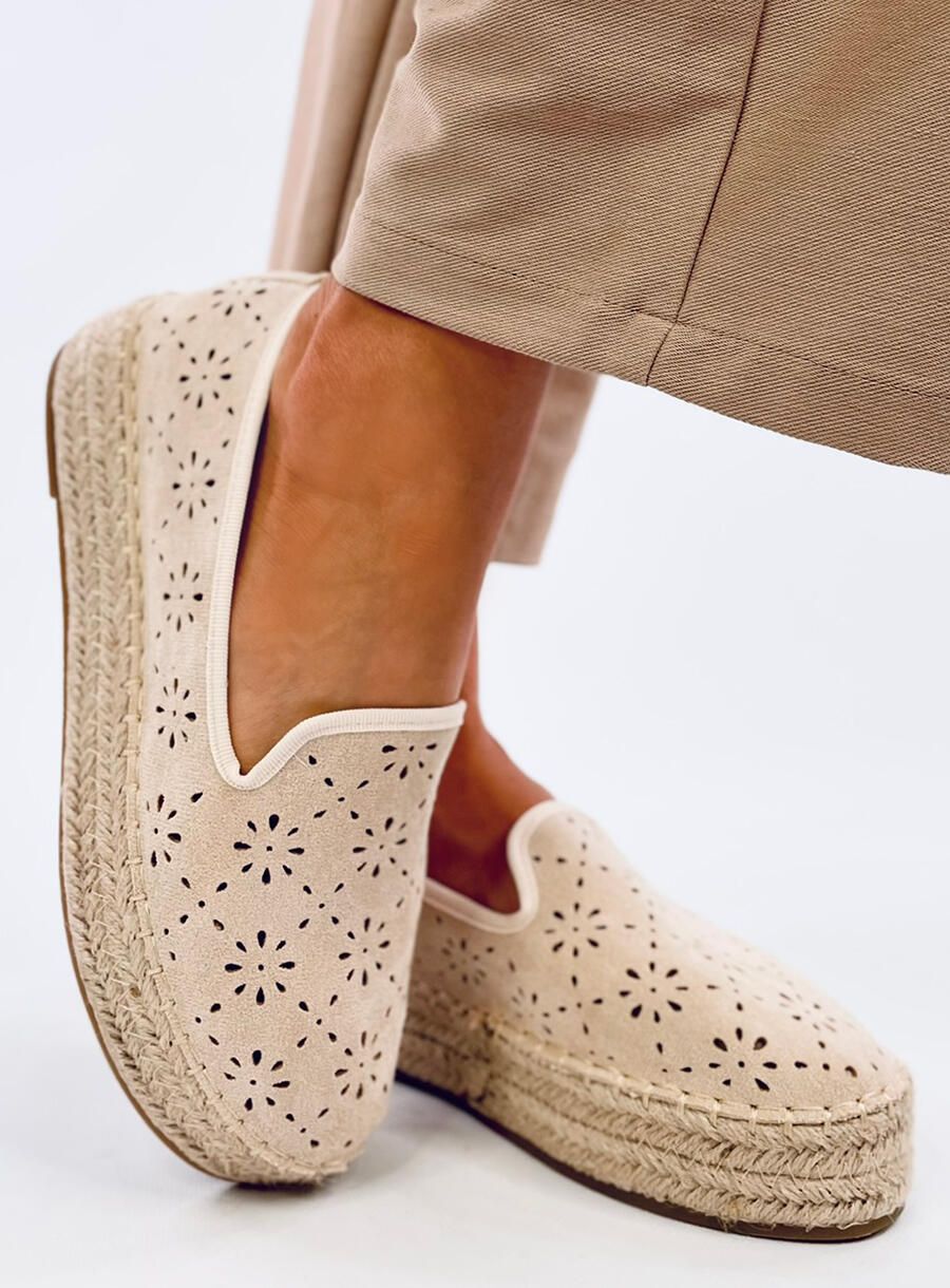 Bézs színű perforált velúr espadrilles cipő