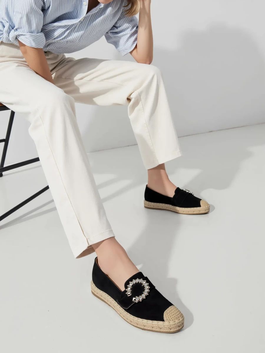 Fekete színű női espadrilles cipő csattal