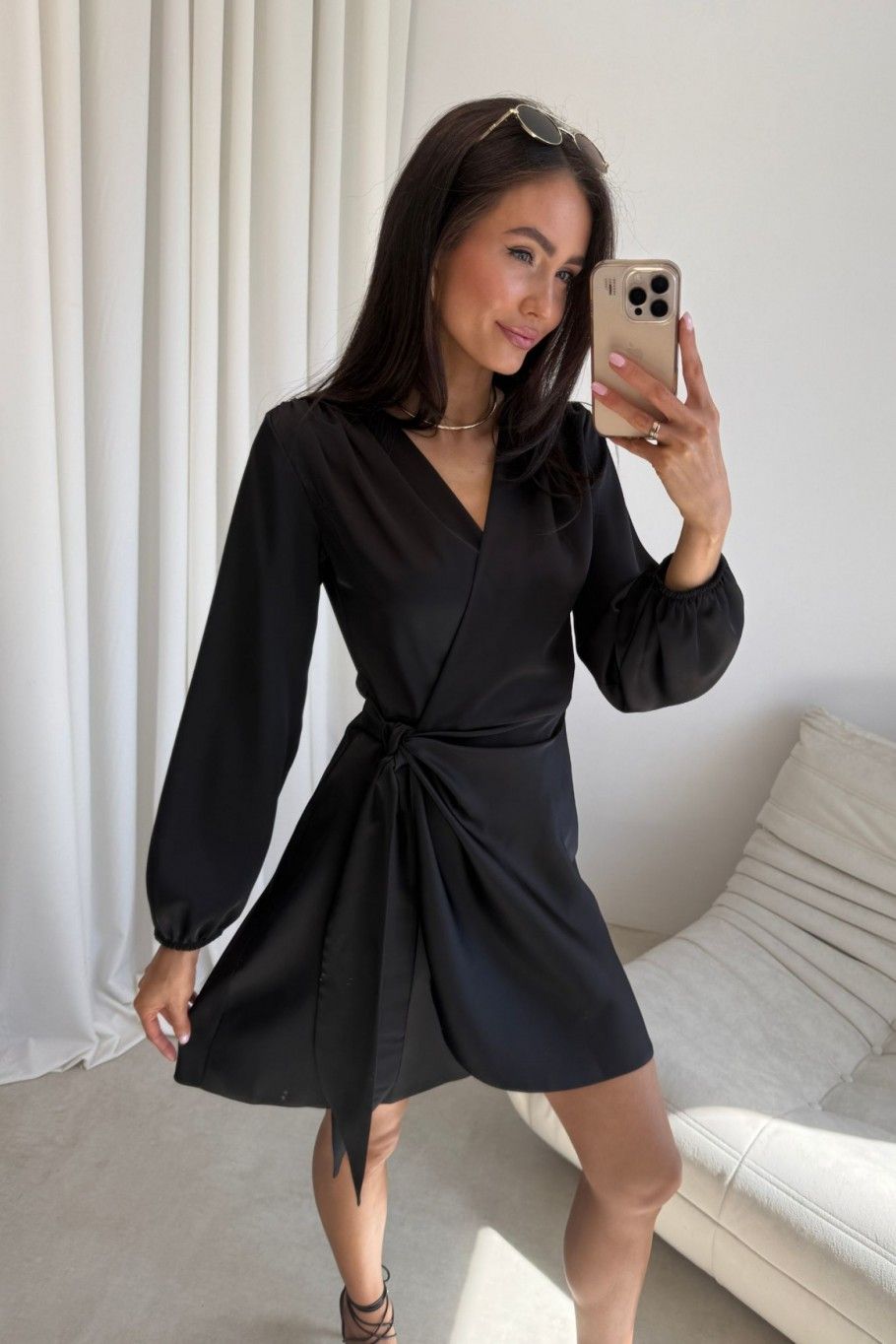 Catlin fekete színű mini átlapolt ruha