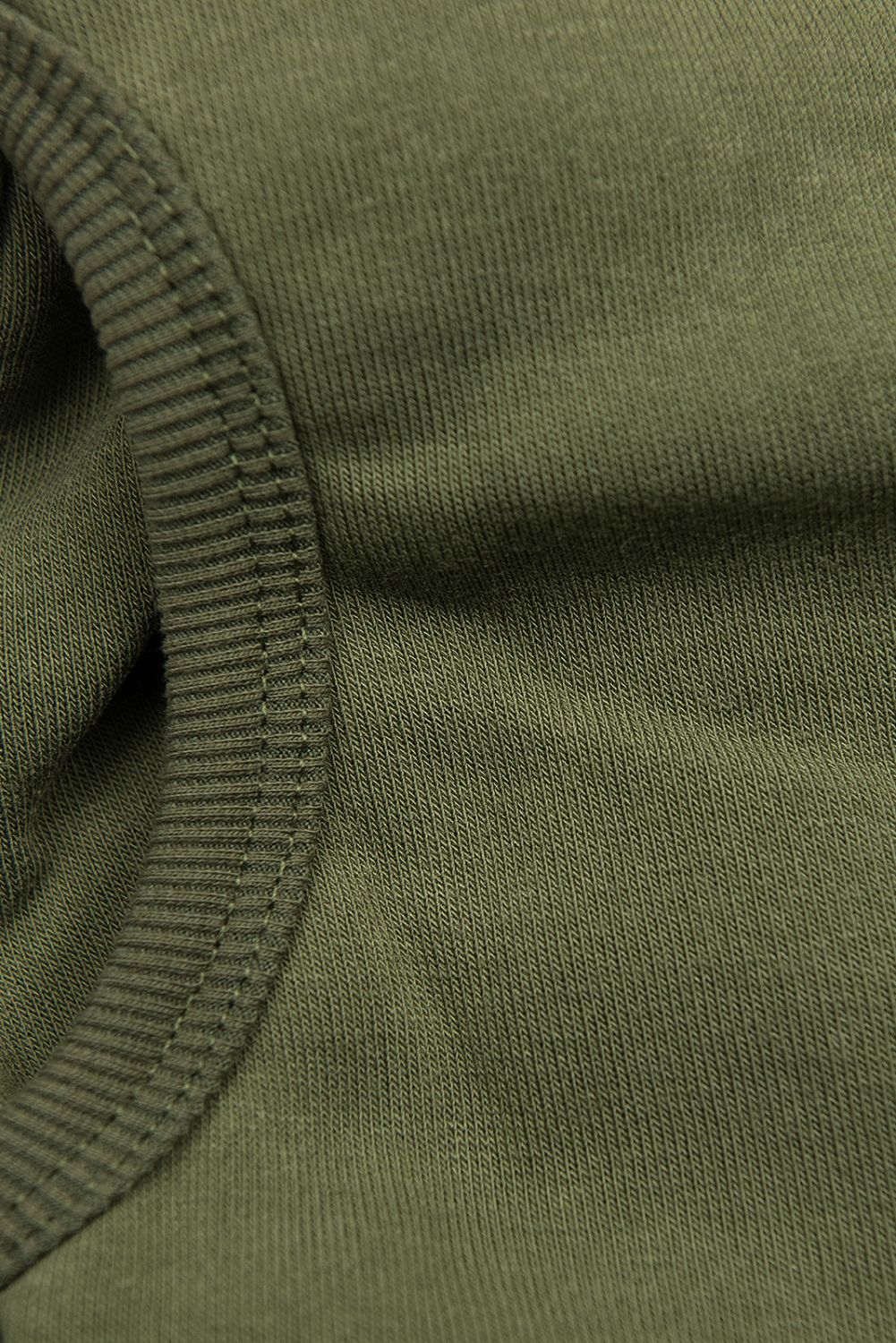Khaki színű hosszított slim fazonú felső