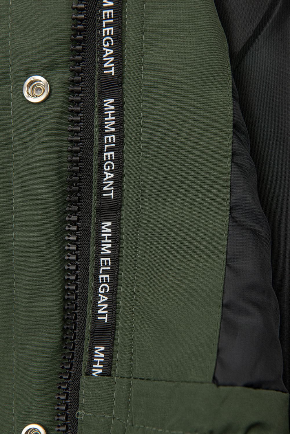 Khaki színű átmeneti parka fekete színű béléssel