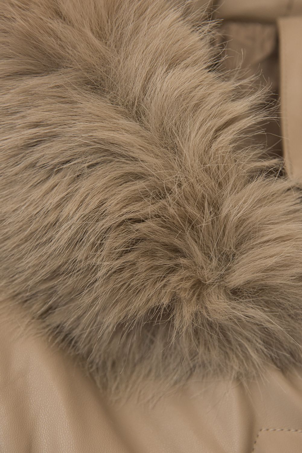 Téli műbőrkabát műszőrmével - bézs színű